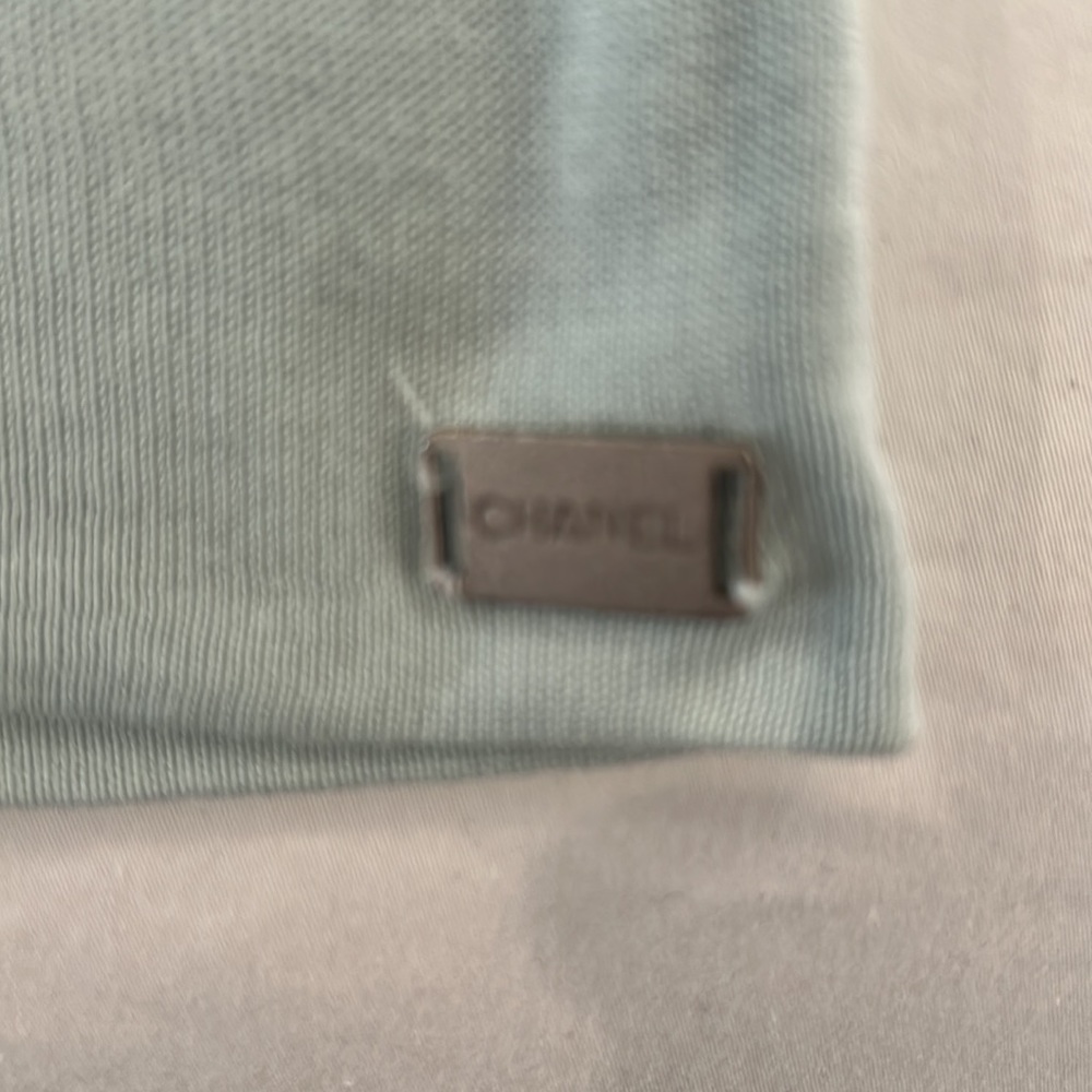 Authentic Chanel sweater - Picture 4 of 7